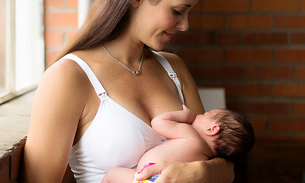 Nedrčki za dojenje in nosečnost – kdaj in zakaj jih sploh kupiti?