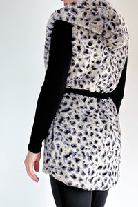 Brezrokavnik s kapuco - kratek