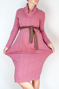 Nosečniška obleka s pasom - oprijeta - topla