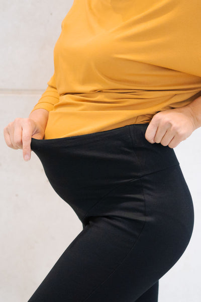 Nosečniške športno elegantne hlače - oprijete - črne PUNTA ROMA